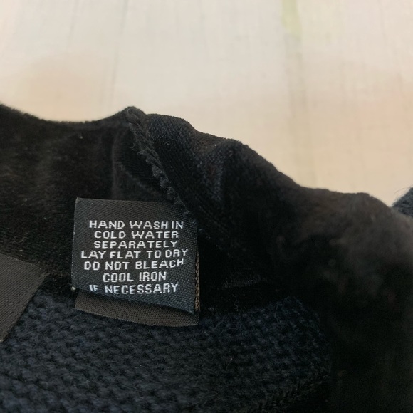 Krystal Kobe Womens XMas Cardigan Knit Metal Hooks - Picture 7 of 8